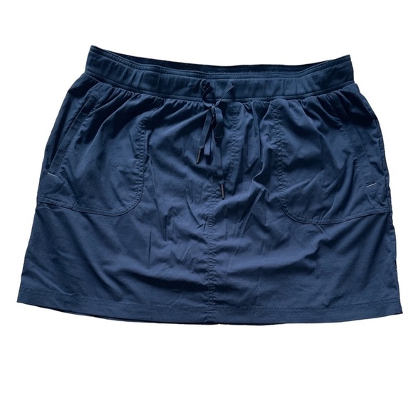 LL Bean Women's Vista Camp Skort Navy Hiking Golf - Picture 2 of 9